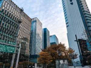 High-rise office buildings in Seoul, South Korea. Taylor Hopkinson is working with the country's offshore wind leaders to connect renewables specialists to pioneering projects across APAC.